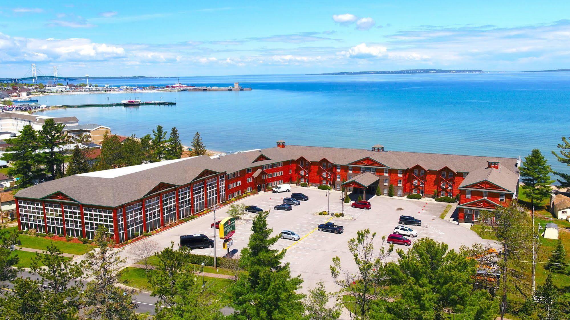 Bridge Vista Beach Hotel And Convention Center Mackinaw City Exterior photo