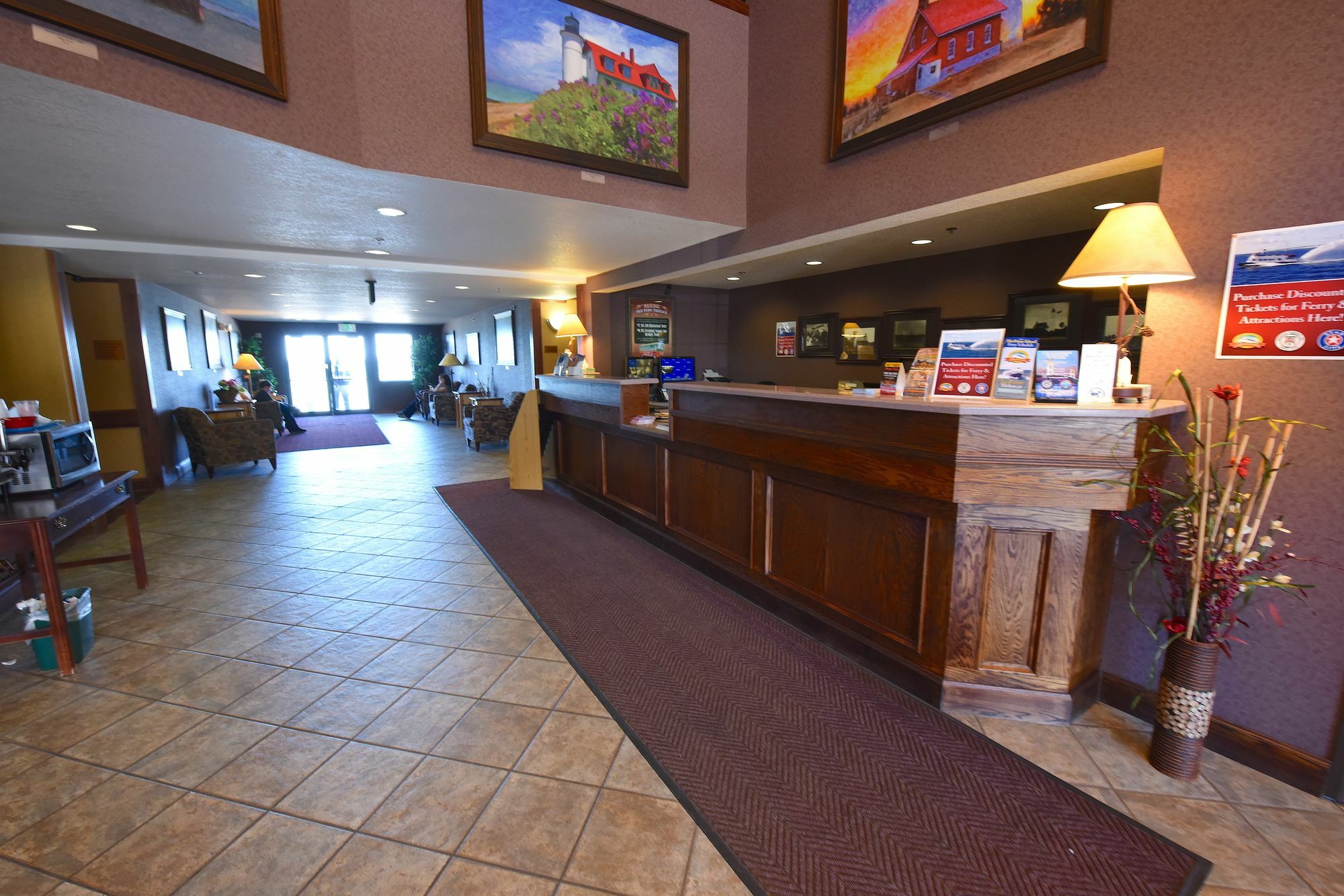 Bridge Vista Beach Hotel And Convention Center Mackinaw City Exterior photo